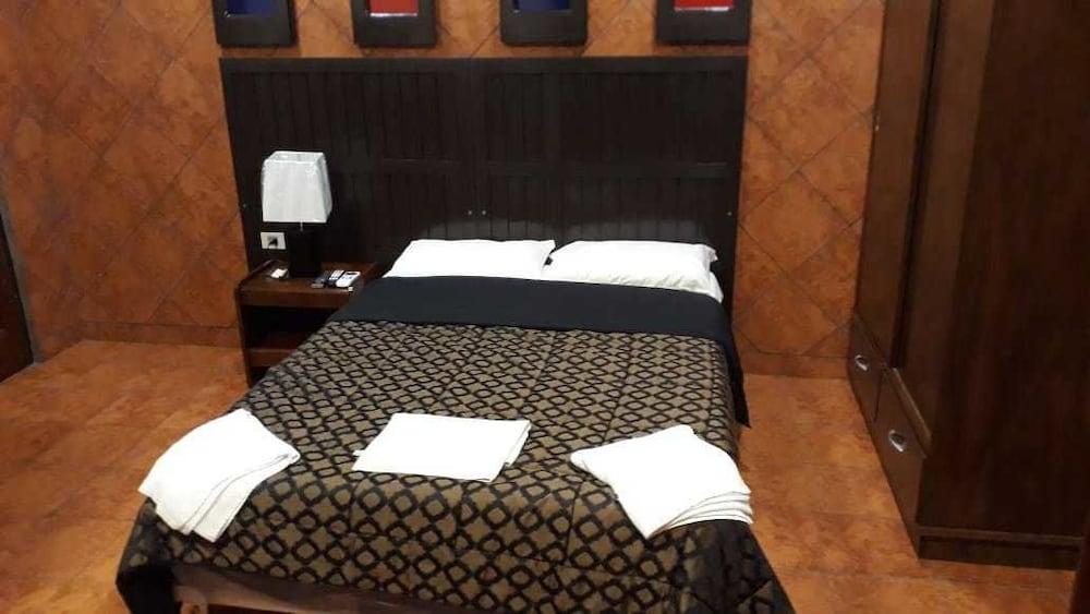 Residencia Leones De Castilla Асунсион Екстериор снимка