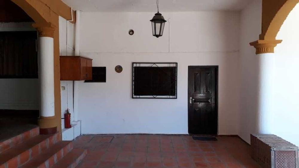 Residencia Leones De Castilla Асунсион Екстериор снимка
