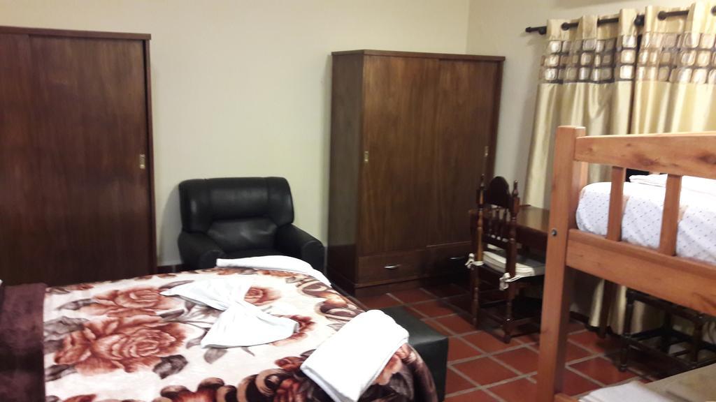 Residencia Leones De Castilla Асунсион Екстериор снимка