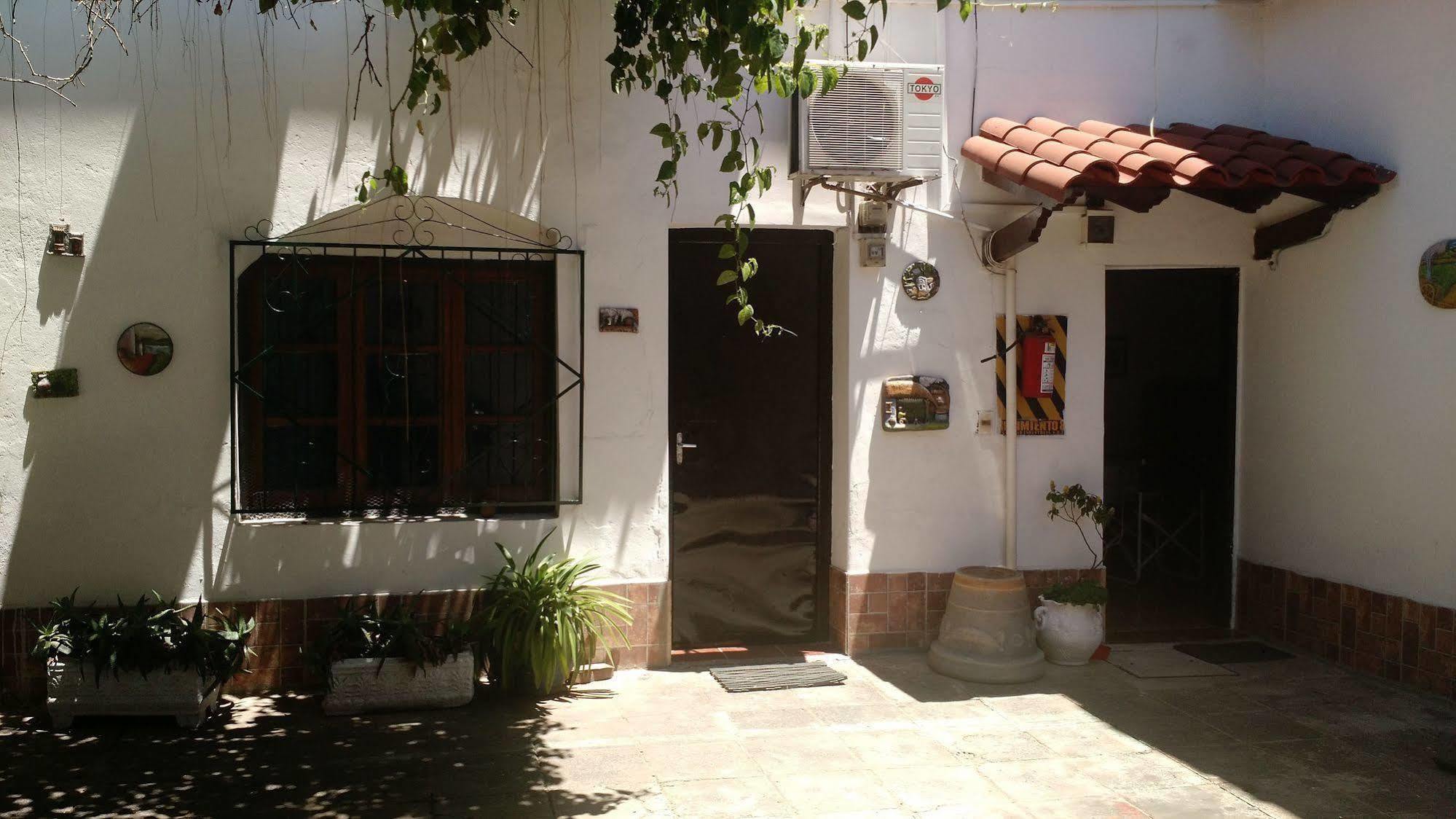 Residencia Leones De Castilla Асунсион Екстериор снимка