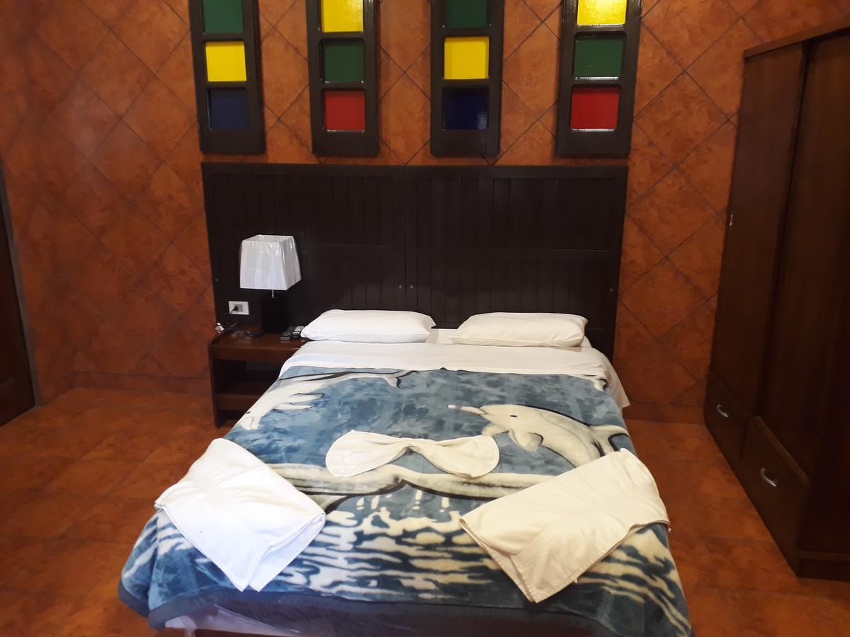Residencia Leones De Castilla Асунсион Екстериор снимка