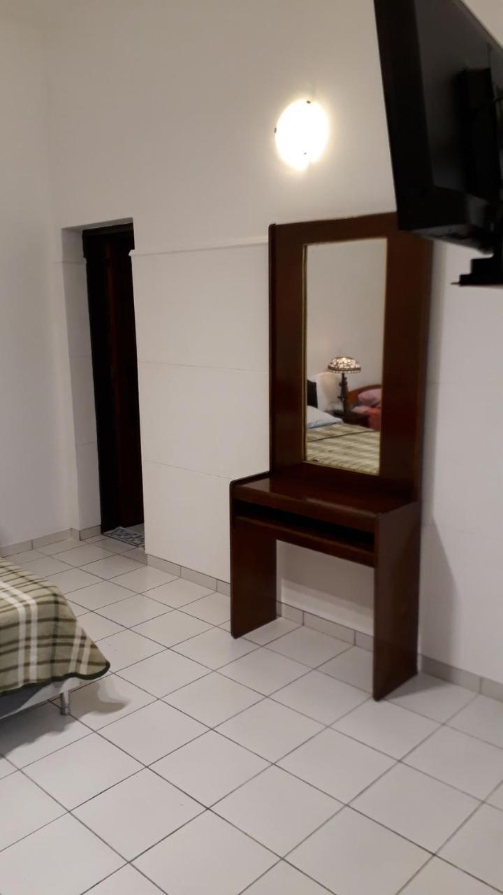 Residencia Leones De Castilla Асунсион Екстериор снимка