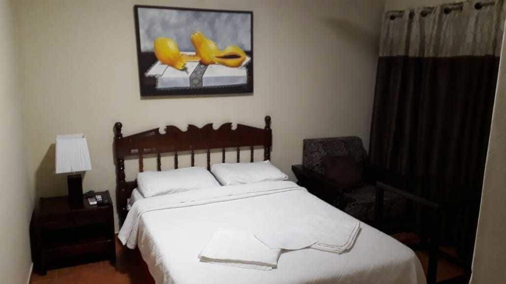 Residencia Leones De Castilla Асунсион Екстериор снимка